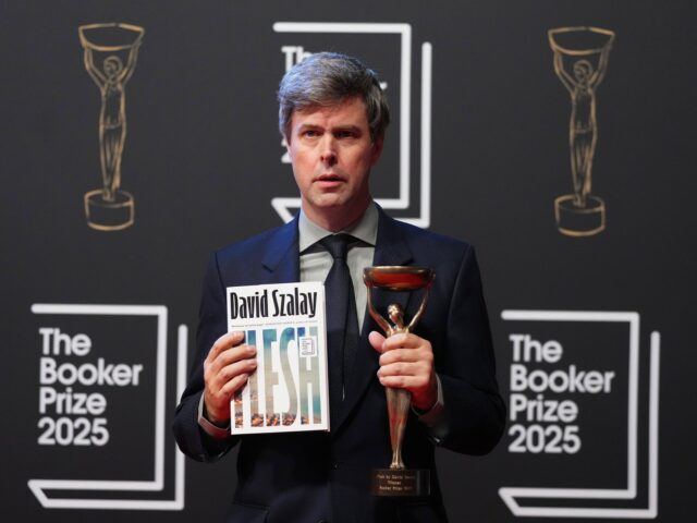 LONDRES, INGLATERRA - 10 DE NOVEMBRO: David Szalay, vencedor do Booker Prize 2025, autor de 