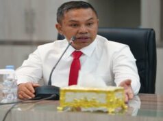 De dólares a libras esterlinas, KPK confisca IDR 1,6 bilhão no governador de OTT Riau, Abdul Wahid De dólares a libras esterlinas, KPK confisca IDR 1,6 bilhão no governador de OTT Riau, Abdul Wahid