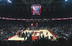 Decisões sobre infrações no templo citam violações de apostas esportivas por atletas e funcionários Jogo de basquete masculino do Templo. Decisões sobre infrações no templo citam violações de apostas esportivas por atletas e funcionários