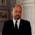 O Príncipe William divulgou um vídeo com a Legião Real Britânica pedindo às pessoas que refletissem sobre o Dia do Armistício dentro de uma sala ricamente decorada que se acredita estar em sua nova casa, Forest Lodge.