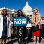 Deveriam os EUA financiar o seguro de saúde ou deixá-lo ao mercado?