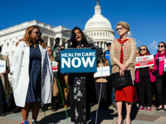 Deveriam os EUA financiar o seguro de saúde ou deixá-lo ao mercado? Deveriam os EUA financiar o seguro de saúde ou deixá-lo ao mercado?