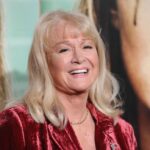 A atriz norte-americana Laura Dern com a mãe, a atriz Diane Ladd, chegam ao 92º Oscar no Dolby Theatre em Hollywood, Califórnia, em 9 de fevereiro de 2020. (Foto de Robyn Beck / AFP) (Foto de ROBYN BECK / AFP via Getty Images)