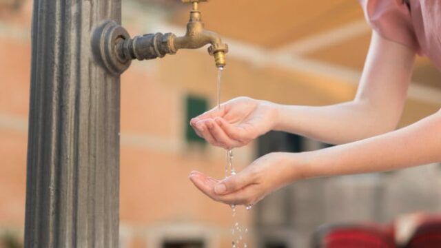 Dicas para escolher o cano de água certo para sua Dicas para escolher o cano de água certo para sua residência: Certifique-se de que ele seja seguro, puro e durável