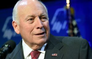 Dick Cheney, ex-vice-presidente, arquiteto da Guerra do Iraque e crítico de Trump, morre aos 84 anos Dick Cheney, ex-vice-presidente, arquiteto da Guerra do Iraque e crítico de Trump, morre aos 84 anos
