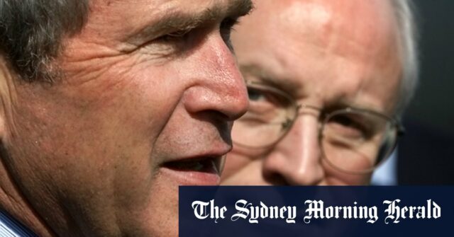 Dick Cheney passou décadas como o maior membro republicano. Ele Bush e Cheney como companheiros de chapa nas eleições presidenciais de 2000.