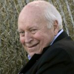 Dick Cheney, polarizador do vice-presidente dos EUA por trás da 'guerra ao terror', morre aos 84 anos