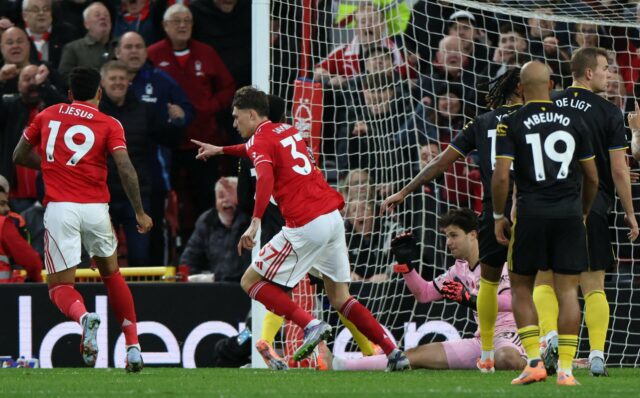 Diogo Dalot repetiu exatamente o que foi criticado por fazer ícone de correio