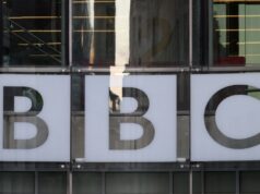 Diretor geral da BBC e CEO de notícias renunciam após controvérsia sobre a edição de Trump BBC