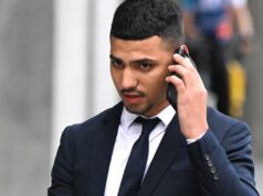 Disputa de violência no trânsito que levou à morte do homem, seja por assassinato ou legítima defesa, ouve tribunal Disputa de violência no trânsito que levou à morte do homem, seja por assassinato ou legítima defesa, ouve tribunal