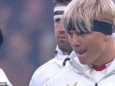 Do sorriso malicioso de Owen Farrell ao ‘erro’ de Joe Marler… como o desafio Haka de Henry Pollock se compara aos grandes enquanto a Inglaterra ataca pela primeira vitória em casa sobre a Nova Zelândia em 13 anos Henry Pollock lambeu os lábios enquanto a Nova Zelândia realizava o pré-jogo do Haka no sábado