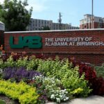 Dois jogadores de futebol da UAB esfaqueados, companheiro de equipe sob custódia