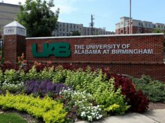 Dois jogadores de futebol da UAB esfaqueados, companheiro de equipe sob custódia Dois jogadores de futebol da UAB esfaqueados, companheiro de equipe sob custódia