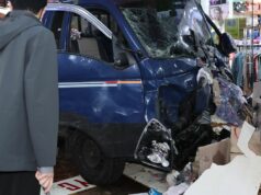 Dois mortos após caminhão bater em mercado na Coreia do Sul Dois mortos após caminhão bater em mercado na Coreia do Sul