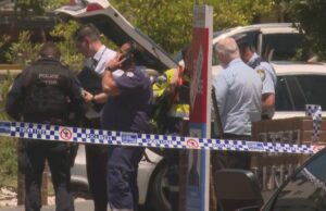 Dois presos após perseguição policial após tiroteio fatal no oeste de Sydney Os dois homens foram levados para a Delegacia de Polícia de Blacktown.