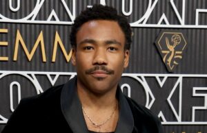 Donald Glover diz que sofreu um derrame durante a turnê mundial Childish Gambino de 2024: ‘Eles encontraram um buraco no meu coração’ Donald Glover diz que sofreu um derrame durante a turnê mundial Childish Gambino de 2024: 'Eles encontraram um buraco no meu coração'