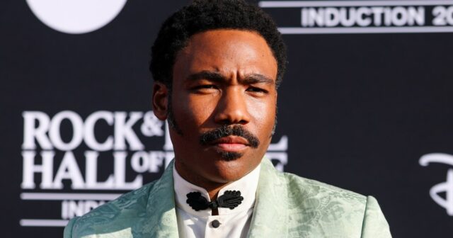 Donald Glover revela que sofreu um derrame durante a turnê Donald Glover revela que sofreu um derrame durante a turnê de concertos de Childish Gambino