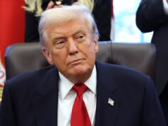 Donald Trump dá atualizações sobre cheques de US$ 2.000 e descreve quem é elegível Donald Trump dá atualizações sobre cheques de US$ 2.000 e descreve quem é elegível