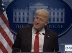 Donald Trump interrompe a coletiva de imprensa por e-mail de Epstein na abertura fria do SNL Donald Trump interrompe a coletiva de imprensa por e-mail de Epstein na abertura fria do SNL