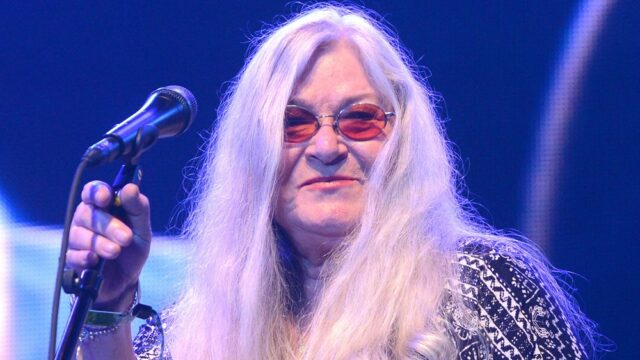 Donna Godchaux-MacKay, cantora do Grateful Dead, morre aos 78 anos
