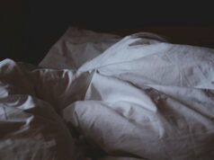 Dormir mal pode levar o cérebro à demência, descobrem pesquisadores sono ruim