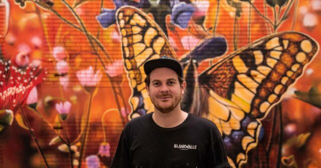 Dos bastidores às paredes vazias e aos murais impressionantes: conheça Jerome Davenport
