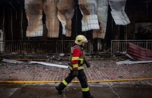 Drones e ataques com mísseis atingiram energia e aquecimento na Rússia e na Ucrânia Yahoo news home