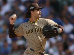 Dylan Cease assina com Blue Jays em US$ 210 milhões Dylan Cease #84 do San Diego Padres lança um arremesso no primeiro turno contra o Chicago Cubs durante o segundo jogo da National League Wild Card Series no Wrigley Field em 01 de outubro de 2025 em Chicago, Illinois.