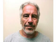 E-mails de Epstein divulgados pelos democratas dizem que Trump ‘sabia sobre as meninas’ e passou um tempo com uma vítima E-mails de Epstein divulgados pelos democratas dizem que Trump ‘sabia sobre as meninas’ e passou um tempo com uma vítima
