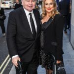 Eamonn Holmes superou seu divórcio da namorada terapeuta Katie Alexander, mas fontes admitem que ele está 'em uma posição difícil'