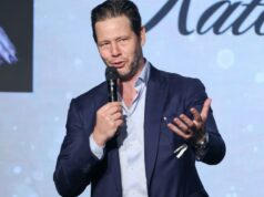 ESCUTE: Estrela de ‘The Studio’ Ike Barinholtz Tubthumps para o MPTF: ‘É muito natural para mim pedir dinheiro às pessoas’ ESCUTE: Estrela de 'The Studio' Ike Barinholtz Tubthumps para o MPTF: 'É muito natural para mim pedir dinheiro às pessoas'