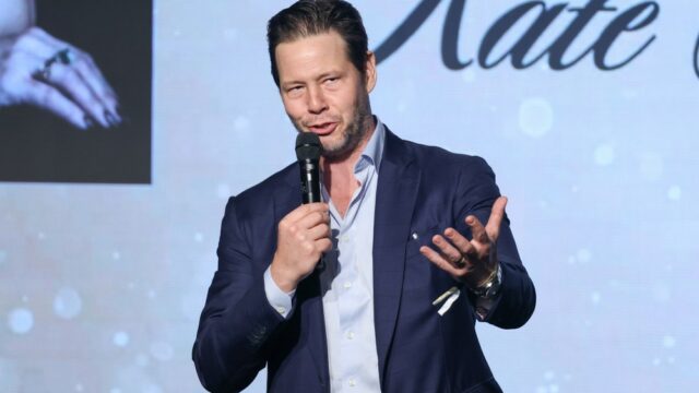 ESCUTE: Estrela de 'The Studio' Ike Barinholtz Tubthumps para o MPTF: 'É muito natural para mim pedir dinheiro às pessoas'
