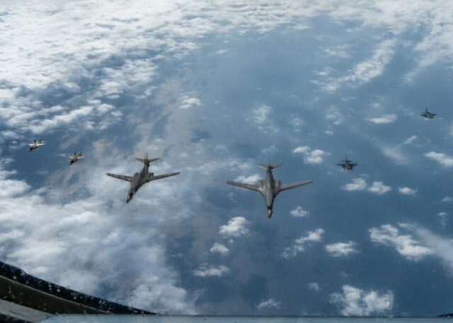 EUA flexibilizam poder de bombardeio à porta da China
