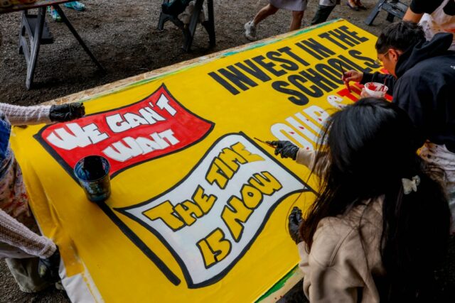 Educadores do condado de West Contra Costa se preparam para greve iminente
