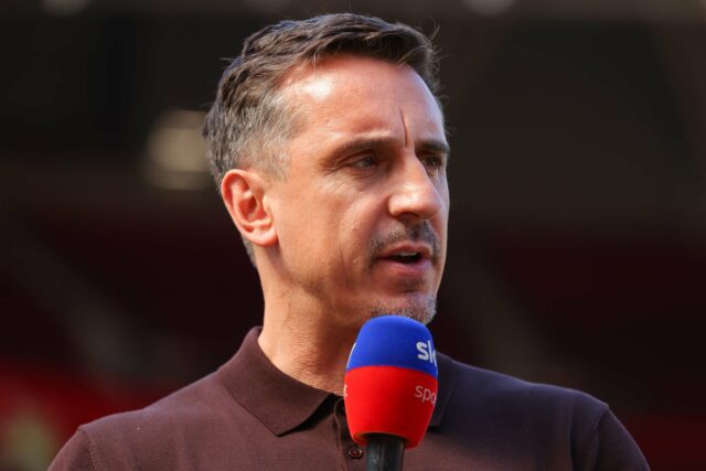 'Ele parece estranho' - Gary Neville questiona a estrela do ícone de correio