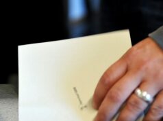 Eleitores suíços rejeitam referendo que exige serviço nacional obrigatório para mulheres Eleitores suíços rejeitam referendo que exige serviço nacional obrigatório para mulheres