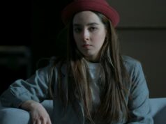 Elenco do sofá no estilo iraniano: um diretor assustador atrai mulheres jovens para sua teia de engano e coerção em ‘1001 quadros’ Elenco do sofá no estilo iraniano: um diretor assustador atrai mulheres jovens para sua teia de engano e coerção em '1001 quadros'