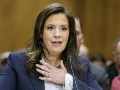 Elise Stefanik está de olho em sua próxima humilhação A governadora de Nova York, Kathy Hochul, fala em uma entrevista coletiva sobre uma rede internacional de mercadorias roubadas, terça-feira, 26 de novembro de 2024, no bairro de Queens, em Nova York. (Foto AP/Julia Demaree Nikhinson)