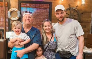 Elizabeth Castravet, do 90 Day Fiance, revela que seu pai morreu: ‘despedaçado’ 90 Day Fiances, Andrei Castravet, brincando, compara a família da esposa Elizabeth a um culto