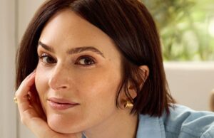 Elizabeth Day assina com UTA e Curtis Brown Elizabeth Day assina com UTA e Curtis Brown