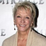 Elizabeth Franz, a atriz ganhadora do Tony mais conhecida por seu papel na remontagem da Broadway de 1999, Death of a Salesman, morreu aos 84 anos.