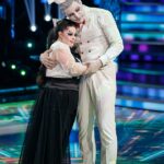 Ellie Goldstein foi a última celebridade a ser mandada embora do Strictly Come Dancing no domingo, enquanto Balvinder Sopal sobreviveu ao seu terceiro baile