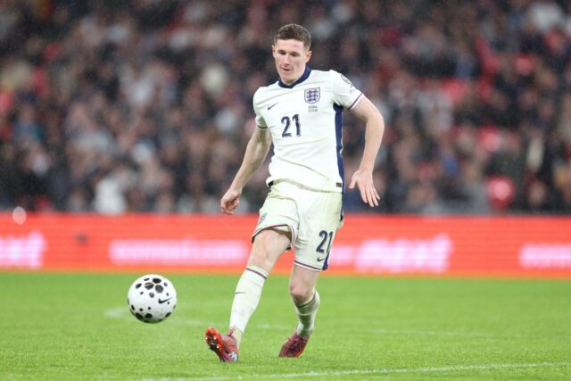 Elliot Anderson joga exatamente como o ex-astro do Man United, ícone de correio