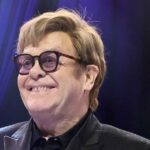 Altos e baixos da saúde de Elton John ao longo dos anos
