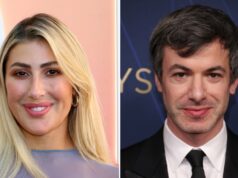 Emma Slater, profissional de ‘Dancing With the Stars’, apresenta Nathan Fielder como próximo parceiro: ‘Estou obcecado por ele’ | Vídeo Emma Slater, profissional de 'Dancing With the Stars', apresenta Nathan Fielder como próximo parceiro: 'Estou obcecado por ele' | Vídeo