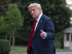 Empresa obscura de criptografia não ‘tem problemas’ em subornar Trump ARQUIVO - Brian Armstrong, cofundador e CEO da Coinbase, participa do State of Crypto Summit, em Nova York, 12 de junho de 2025. (AP Photo/Richard Drew, File)