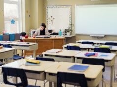 Enfrente os fatos sobre a queda acentuada nas matrículas nas escolas públicas de Nova York Enfrente os fatos sobre a queda acentuada nas matrículas nas escolas públicas de Nova York