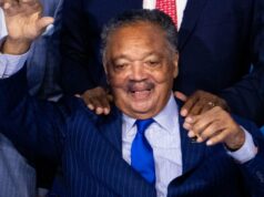 Equipe do Rev. Jesse Jackson emite atualização de saúde após visita de Clinton ao hospital: ‘Sob bons cuidados’ Equipe do Rev. Jesse Jackson emite atualização de saúde após visita de Clinton ao hospital: 'Sob bons cuidados'