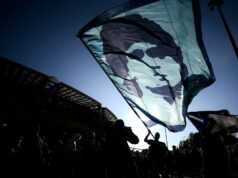 Equipe médica de Maradona enfrenta novo julgamento por negligência em sua morte Equipe médica de Maradona enfrenta novo julgamento por negligência em sua morte