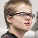 Esfaqueador de 'homem esguio' volta à prisão após desaparecimento nos EUA